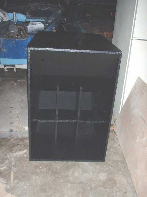 http://www.pispeakers.com/Basshorn/Completed_Front_View.jpg